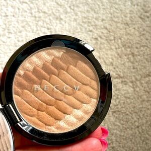 Becca bronzer